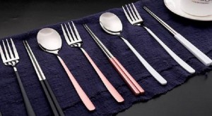 Khái quát về inox màu? Một cây inox màu nặng bao nhiêu kg?